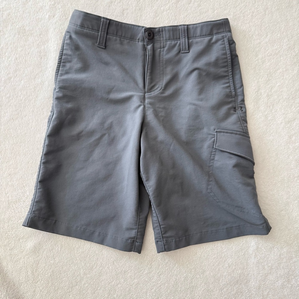 Under Armour Boys Gray Matchplay Cargo Shorts 12